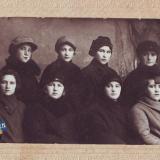Краснодар. Ученицы школы II ступени, VII группы, стола №2. фото 1930 года