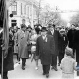 Краснодар. Сотрудники треста "СЕВКАВТИСИЗ" на Ноябрьской демонстрации 1969 года. Угол улиц Красной и Свердлова