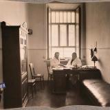 Екатеринодар. Врачи лазарета общины во время совещания в кабинете старшего врача, 1915 год