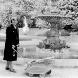 Краснодар. В мае у фонтана в парке им. Горького, 1960 год.