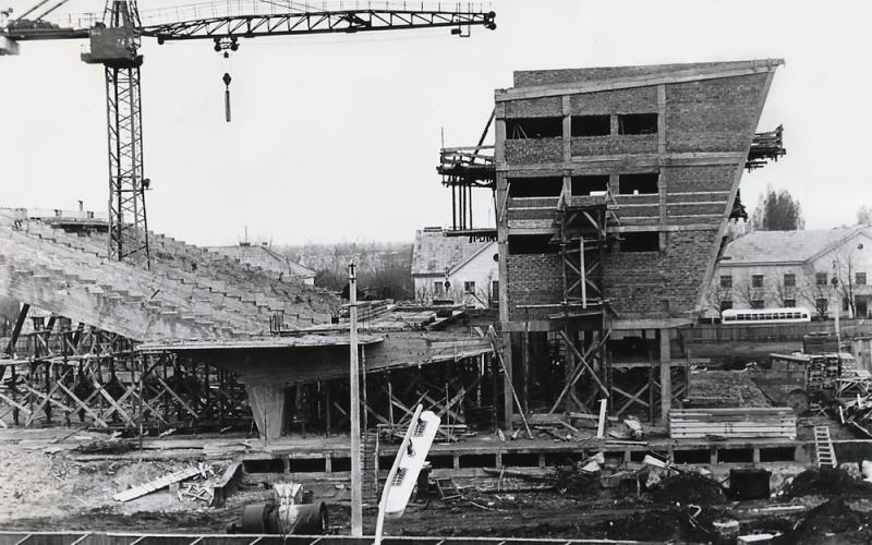 Краснодар. Строительство кинотеатра "Аврора", 1965-66 года. Краснодар. Строительство кинотеатра "Аврора", 1965-66 года.