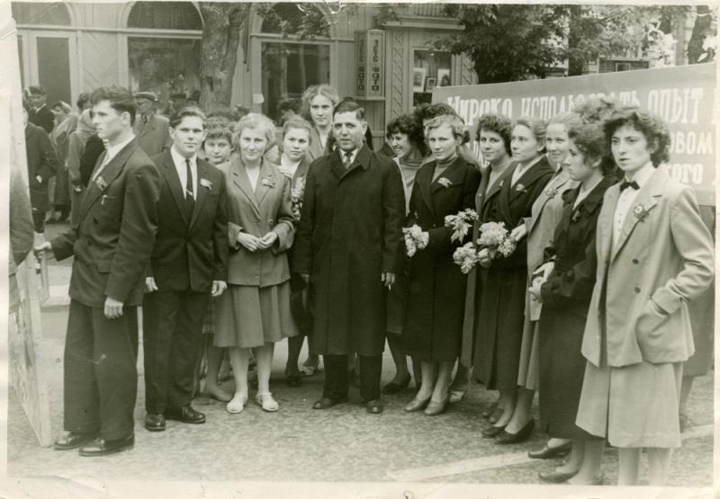 Краснодар. Красная улица, между Пашковской и Длинной, конец 1960-х, вид на запад Краснодар. Красная улица, между Пашковской и Длинной, конец 1960-х, вид на запад