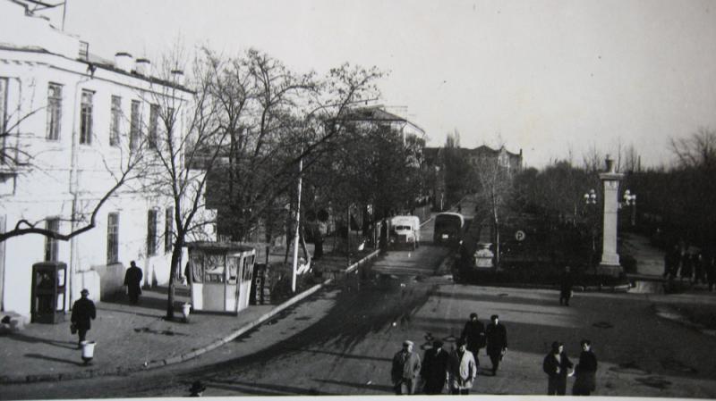 Краснодар. Угол улиц Красной и Дружбы (Буденного), середина 60-х годов Краснодар. Угол улиц Красной и Дружбы (Буденного), середина 60-х годов