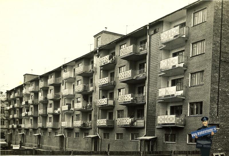 Краснодар. Дом по ул. Мира, 44, вид со стороны ул Красноармейской. 1965 год