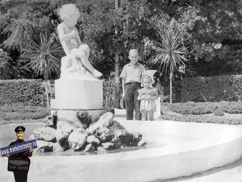Краснодар. У фонтана в горпарке, 1961 год