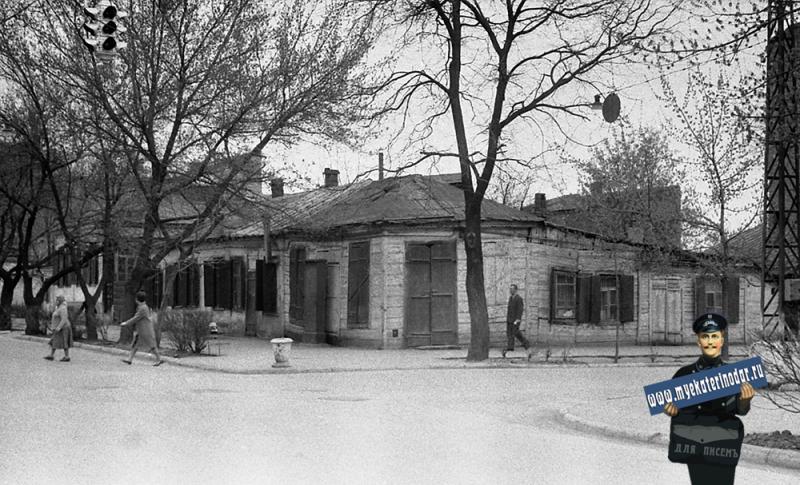 Краснодар. Угол улиц Красноармейской и Орджоникидзе, вид на северо-восток, 10 апреля 1965 год.
