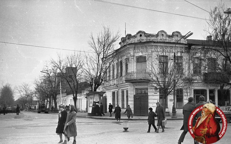Краснодар. Угол улиц Красной и Дружбы, вид на восток, 8 января 1967 год