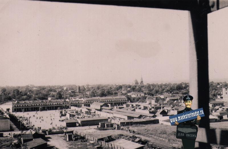 Краснодар. Вид на Сенной рынок с Шуховской башни, август 1942 года