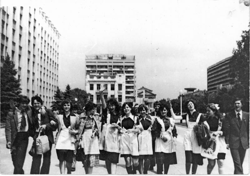 Краснодар. Последний звонок! Выпуск 1981 Краснодар. Последний звонок! Выпуск 1981